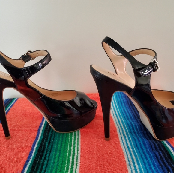 Guess black patent leather heels size 7. Like new. - Picture 7 of 7